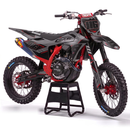 Kit adhesivos motocross GasGas - Graphite Red, en gris grafito y rojo con dorsal 116