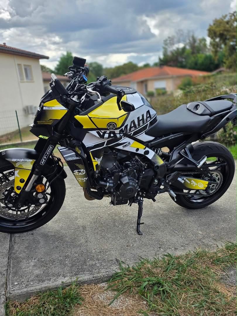 Kit adhesivos Yamaha MT-09 & SP - Yellow & White