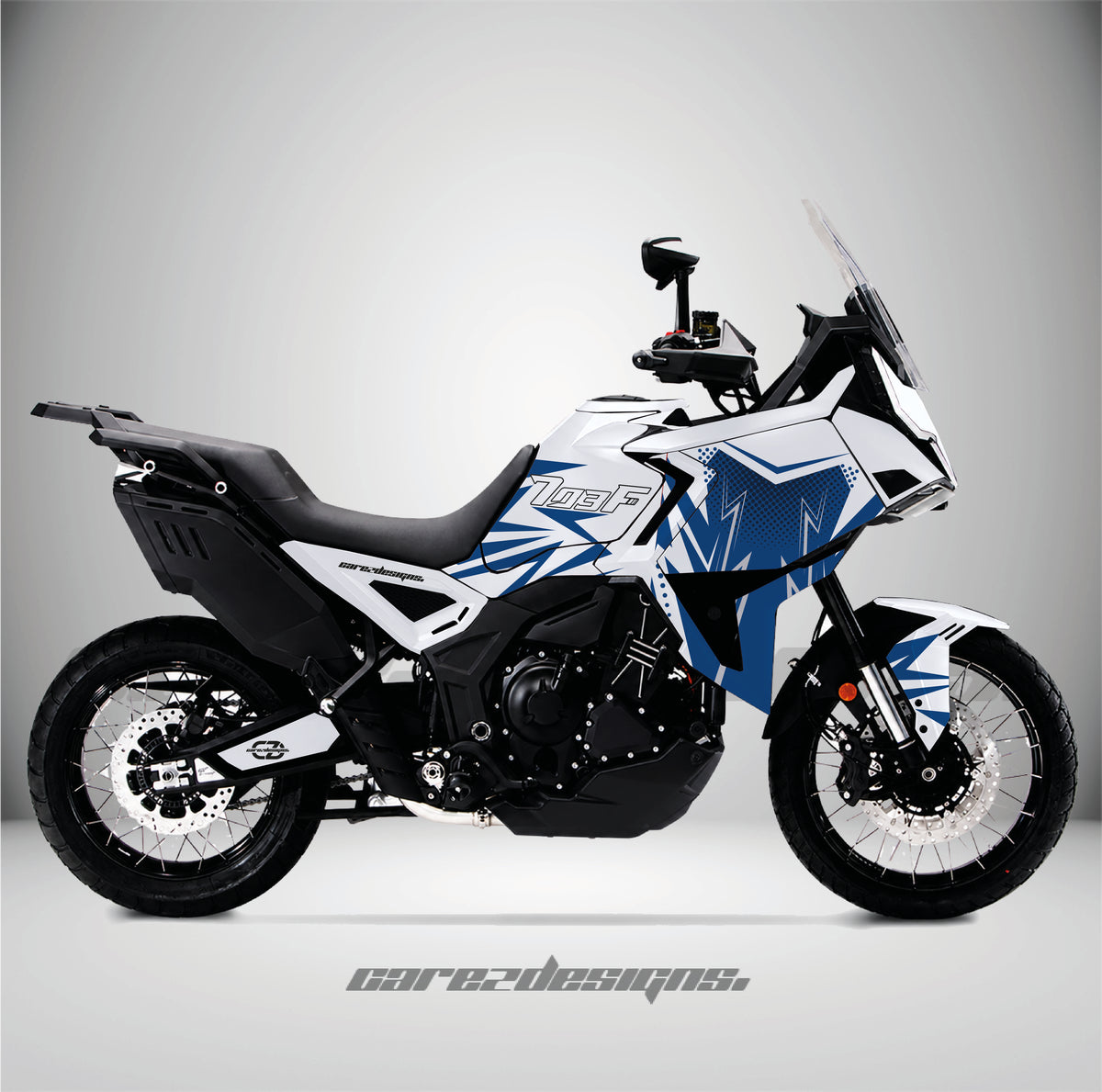 Kit adhesivos Zontes 703F (2024-2026) - Blue Phantom montado en la moto